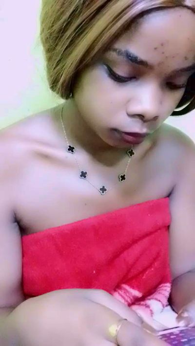 elia220 live cam on Cam4