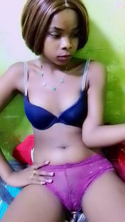 elia220 live cam on Cam4