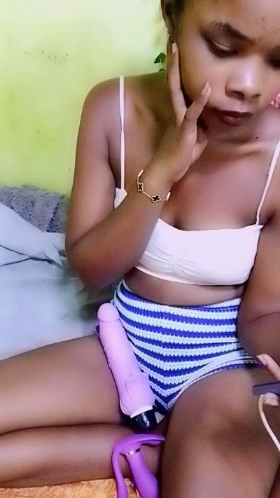 elia220 live cam on Cam4