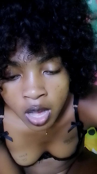 elia220 live cam on Cam4