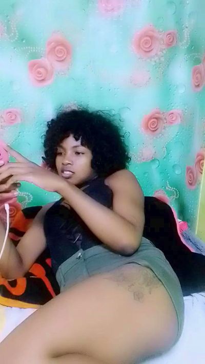 elia220 live cam on Cam4