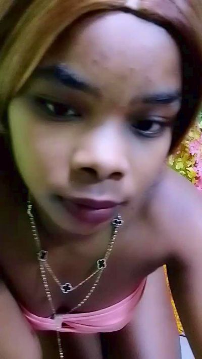 elia220 live cam on Cam4