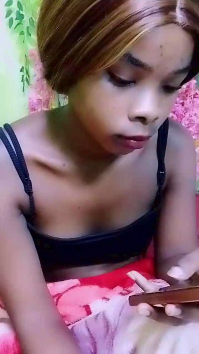 elia220 live cam on Cam4
