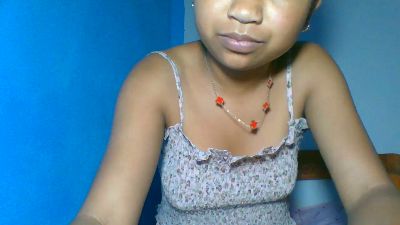 elinah_xxx live cam on Cam4