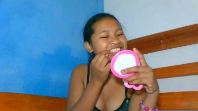 elinah_xxx live cam on Cam4