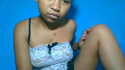 elinah_xxx live cam on Cam4