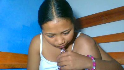 elinah_xxx live cam on Cam4
