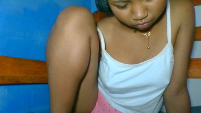 elinah_xxx live cam on Cam4