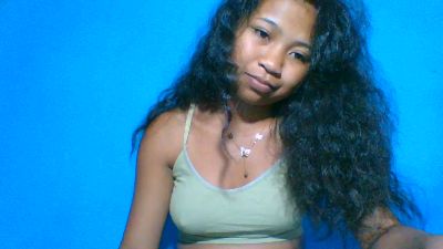 elinah_xxx live cam on Cam4