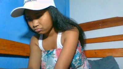 elinah_xxx live cam on Cam4