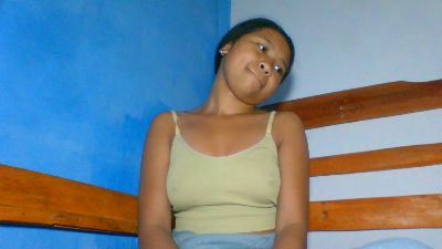 elinah_xxx live cam on Cam4
