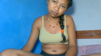 elinah_xxx live cam on Cam4