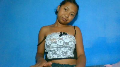 elinah_xxx live cam on Cam4