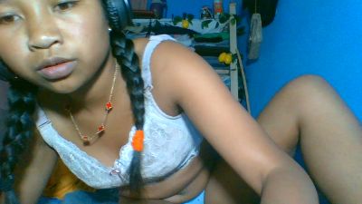 elinah_xxx live cam on Cam4