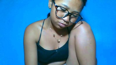 elinah_xxx live cam on Cam4