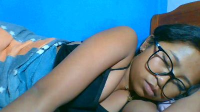 elinah_xxx live cam on Cam4