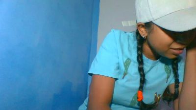 elinah_xxx live cam on Cam4