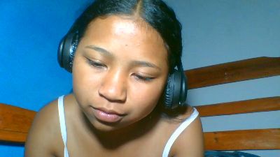elinah_xxx live cam on Cam4