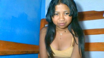 elinah_xxx live cam on Cam4