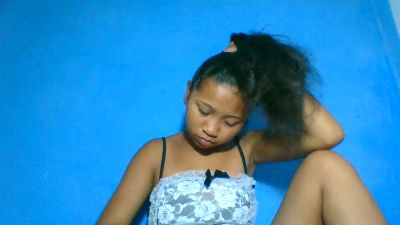elinah_xxx live cam on Cam4