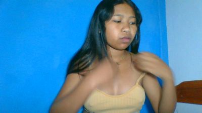 elinah_xxx live cam on Cam4