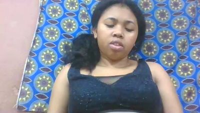 elisa53524 live cam on Cam4