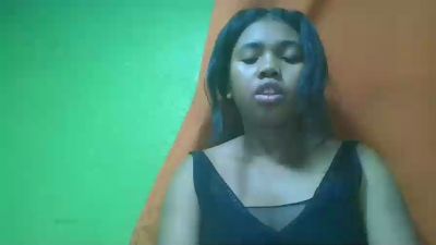 elisa53524 live cam on Cam4