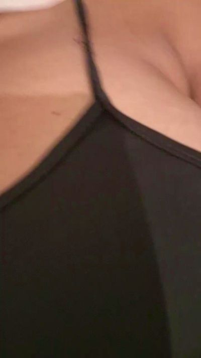 ella22 live cam on Cam4