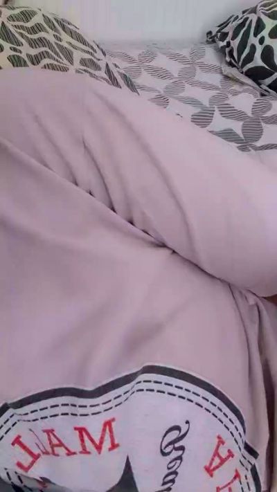 ella22 live cam on Cam4
