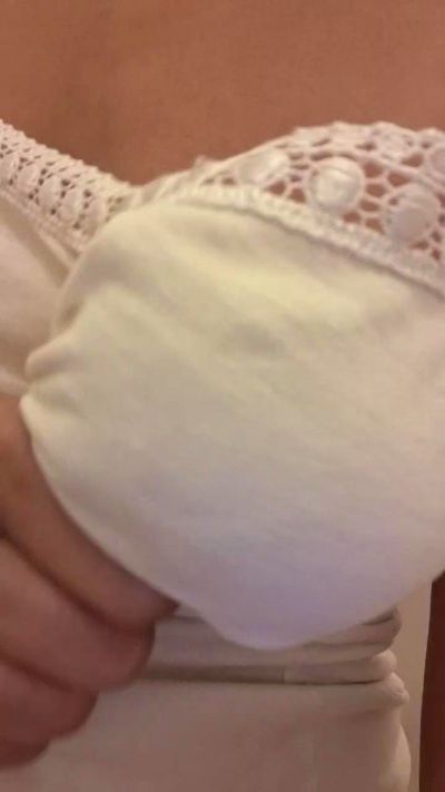 ella22 live cam on Cam4