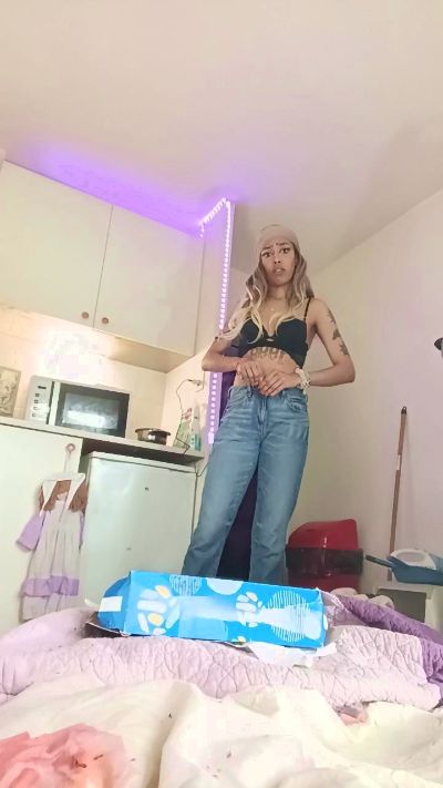 elleblue_sexy live cam on Cam4