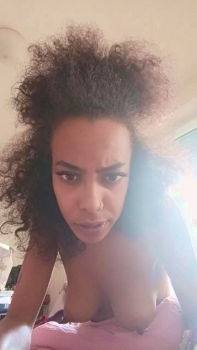 elleblue_sexy live cam on Cam4