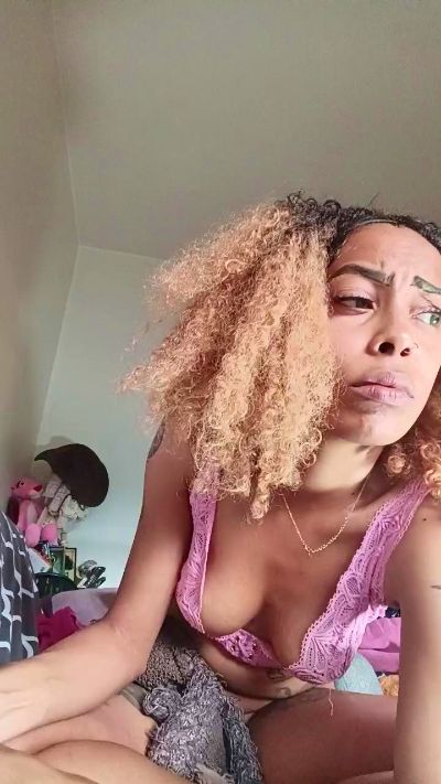elleblue_sexy live cam on Cam4