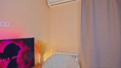 ellianora live cam on Cam4