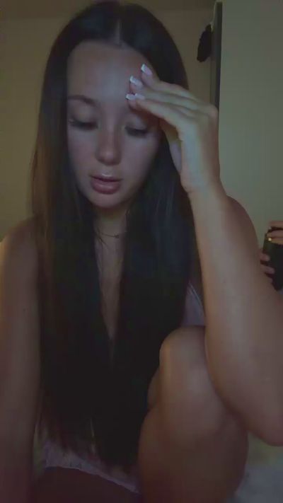 ells2422 live cam on Cam4