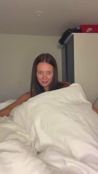 ells2422 live cam on Cam4