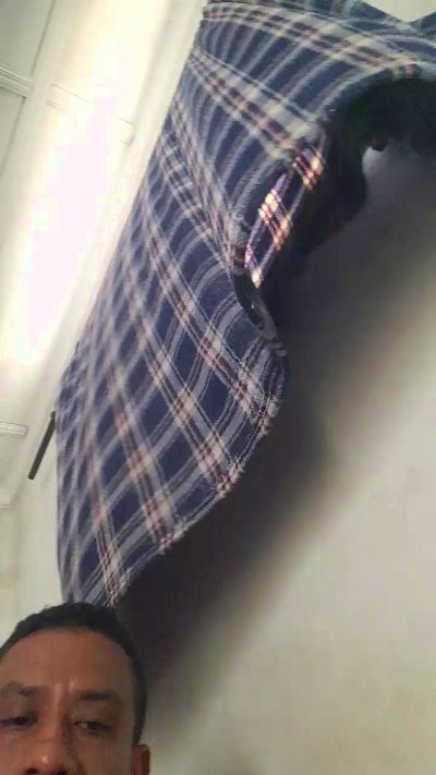 elman2710 live cam on Cam4