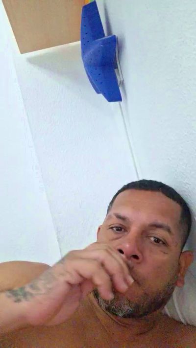 elmostroxxx live cam on Cam4