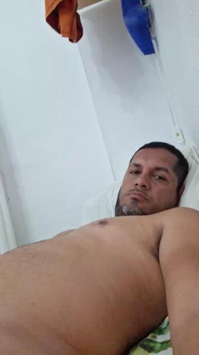 elmostroxxx live cam on Cam4