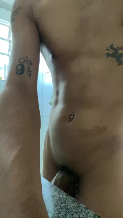 elvisnaomorreu live cam on Cam4