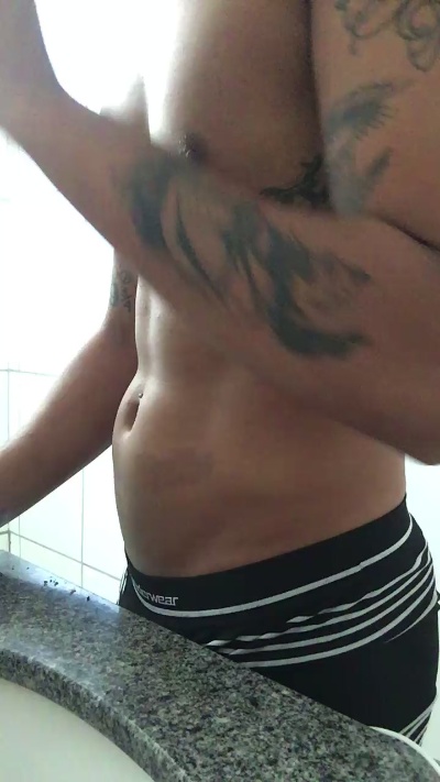 elvisnaomorreu live cam on Cam4