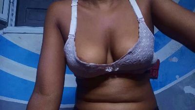 elysa20 live cam on Cam4