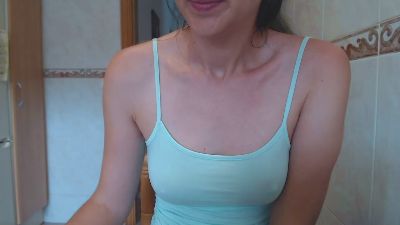 elyy_fun live cam on Cam4