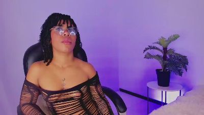 ema_moon26 live cam on Cam4