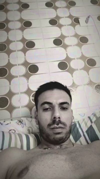 emanuele96laur4 live cam on Cam4