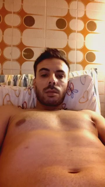 emanuele96laur4 live cam on Cam4
