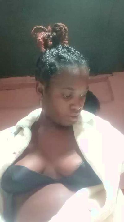 emeli2 live cam on Cam4