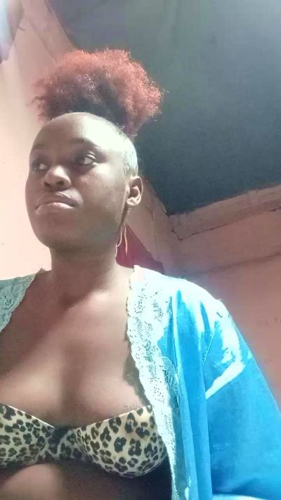 emeli2 live cam on Cam4