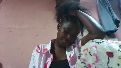 emeli2 live cam on Cam4