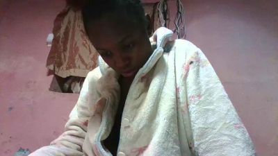 emeli2 live cam on Cam4